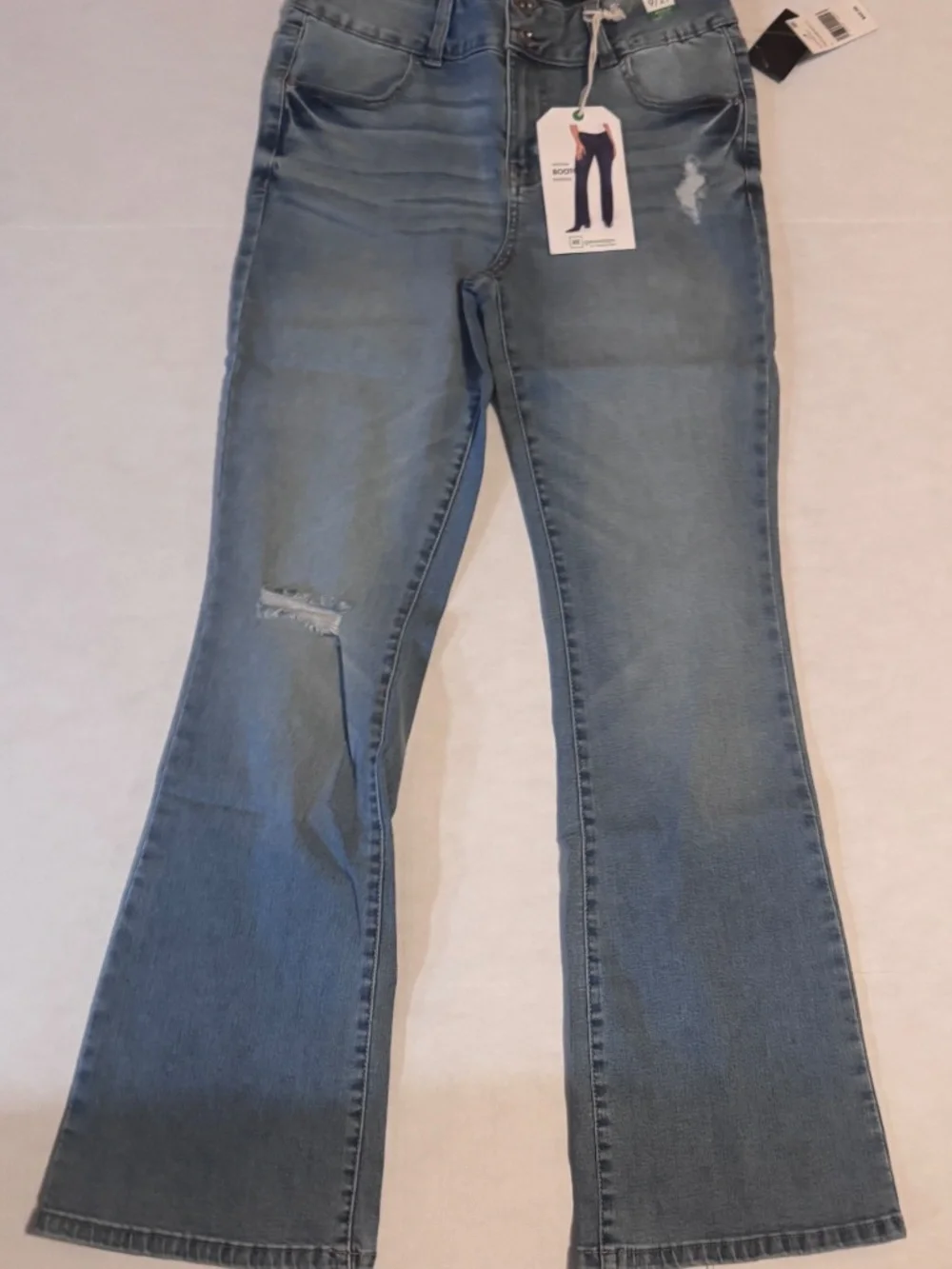 Women's RE Generation Bamboo By Celebrity Pink 9/29 Mid Rise Bootcut Distressed